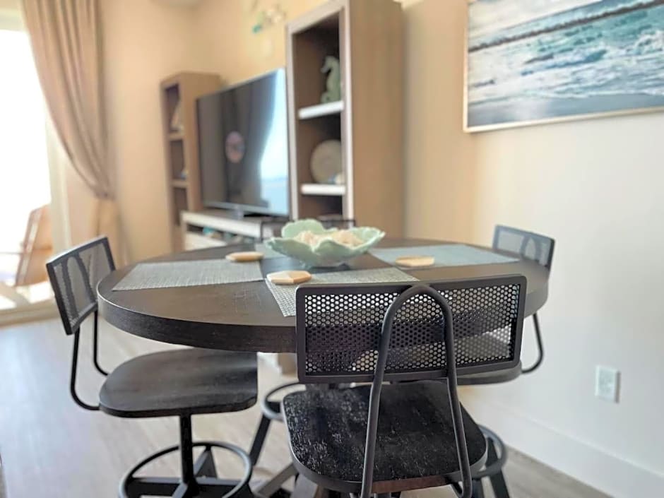 Calypso 3-2303 Penthouse Level w/ Incredible View!