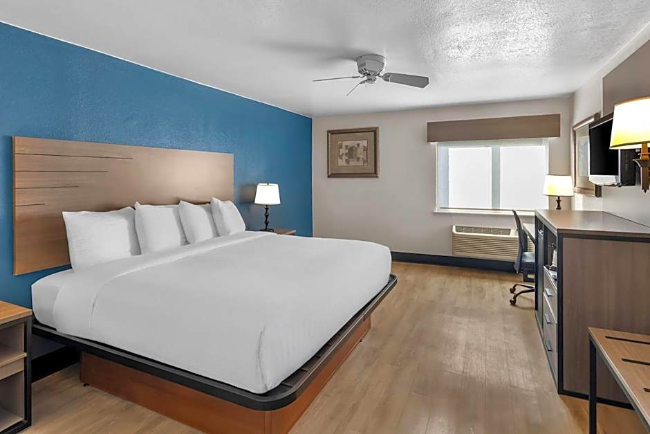 Baymont by Wyndham Arlington At Six Flags Dr