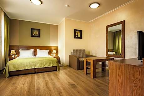 Double or Twin Room with Balcony - Free Spa Access