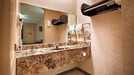 2 Queen Beds, Non-Smoking, Microwave And Refrigerator, Flat Screen Television, High Speed Internet A