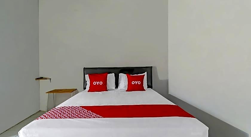 OYO 90809 Homestay Black Pink Merah Jambu Syariah