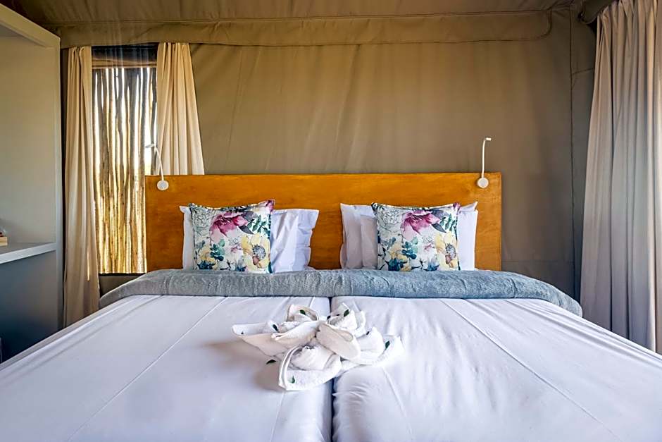Ndhula Luxury Tented Lodge