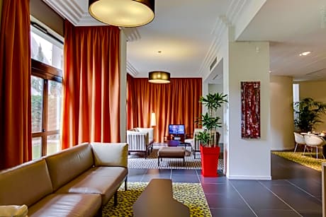 Privilege Appart Hotel Saint Exupery