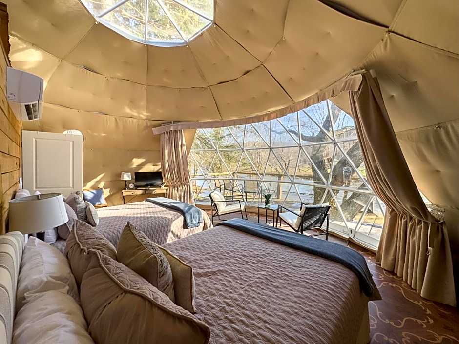 Elk River Hotel & Cafe