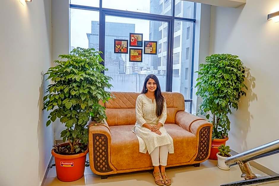 FabHotel Tan Square - Nr. Eon IT Park