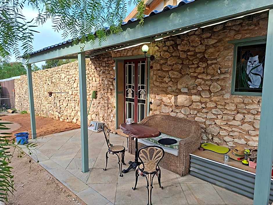 A La Folly The Retreat