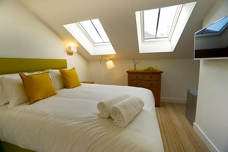 Largigi Rooms, Close to the Beach and Town Centre, Parking available