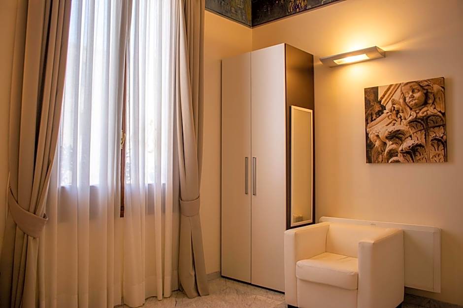 Apollo Suites