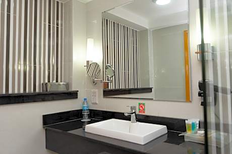 2 Single Beds Premium Smoking