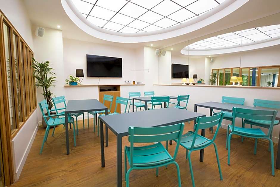 Hotel The Playce by Happyculture