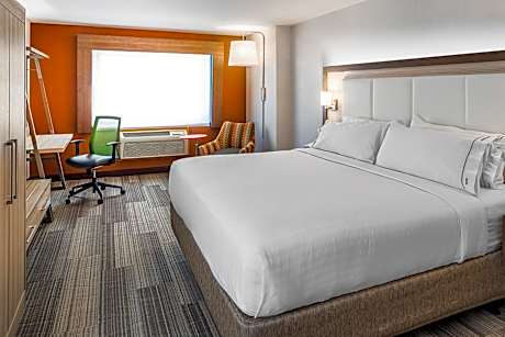 King Room with Roll-In Shower - Disability Access