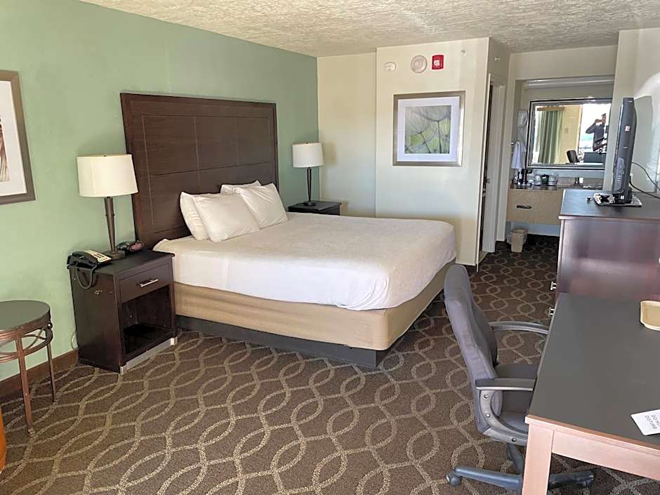 Quality Inn Clinton North