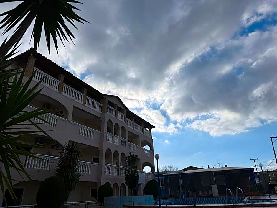 Sandy Maria studio 701