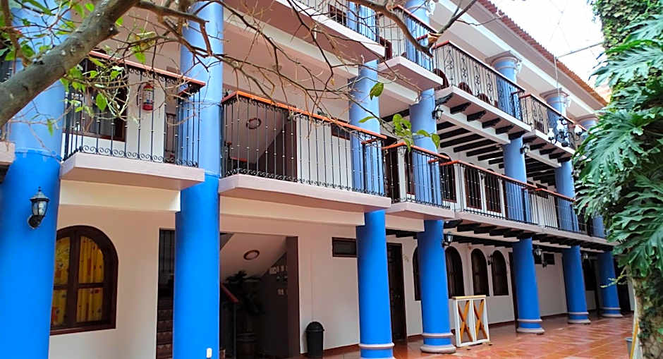 HOTEL JARDINES DEL CARMEN