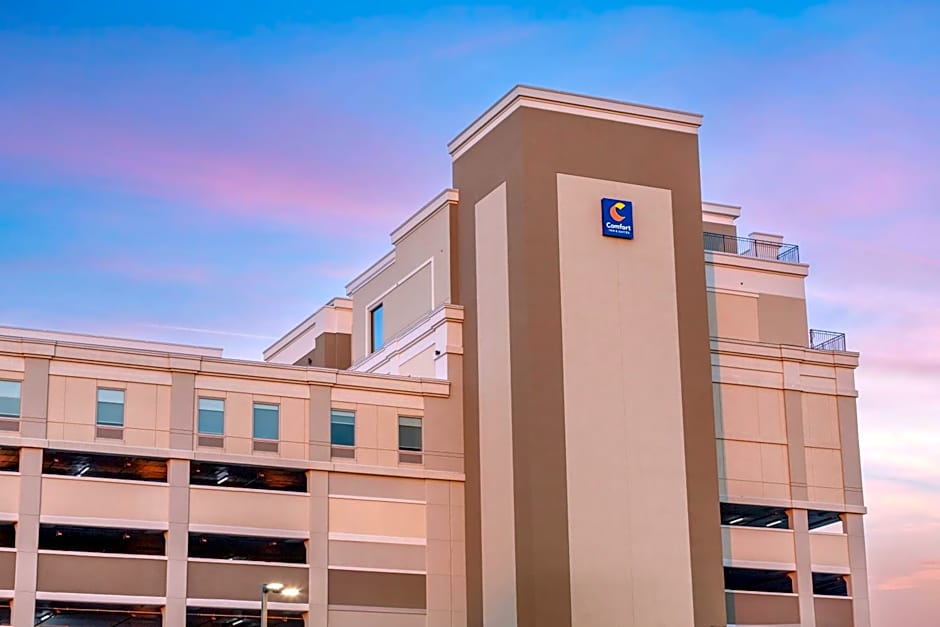 Comfort Inn & Suites Newark Liberty International Airport
