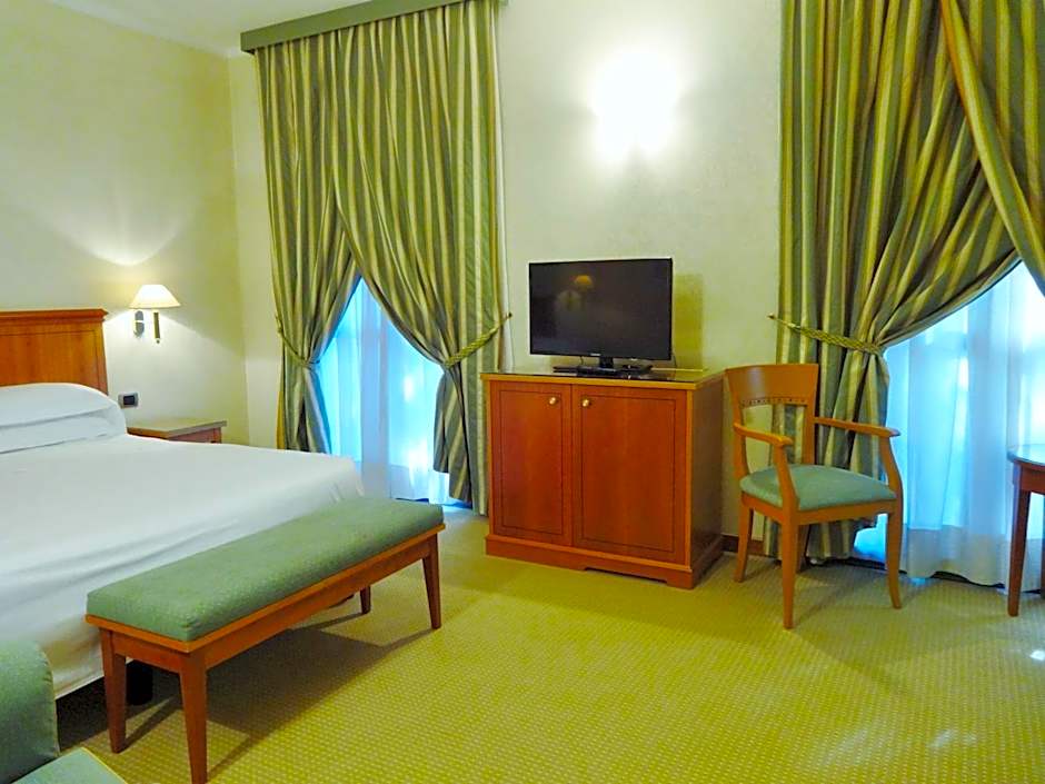 Hotel Excelsior Magenta