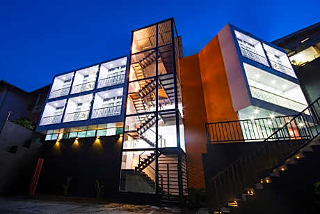 Avora Hotel