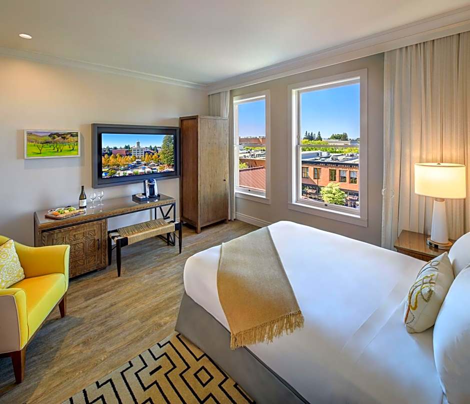 Hotel E