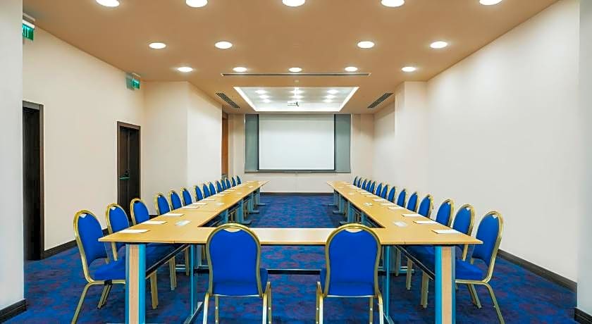 Ramada Hotel & Suites by Wyndham Yerevan