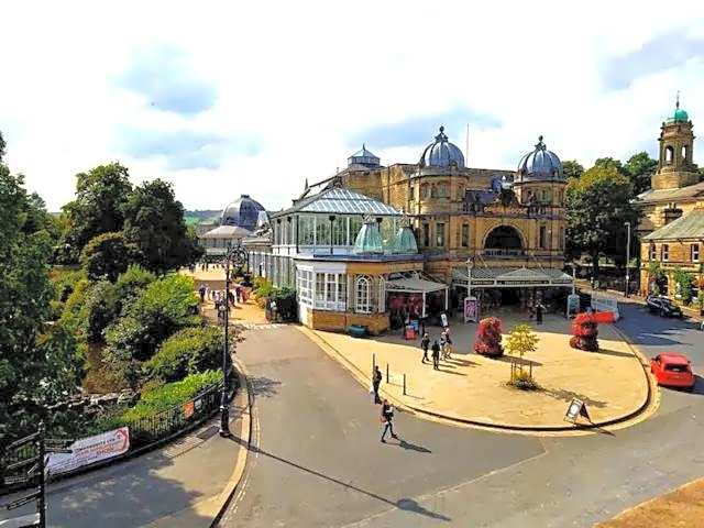 No 6 The Square Tearooms & Accommodation