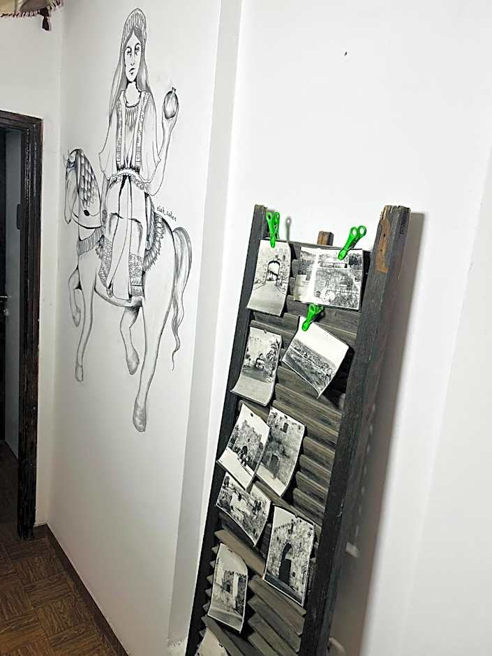 Al Yakhour Hostel