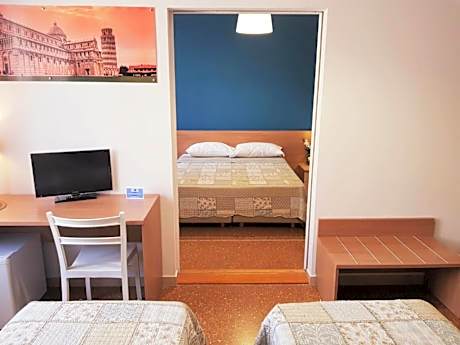 Quadruple Room with Private External Bathroom