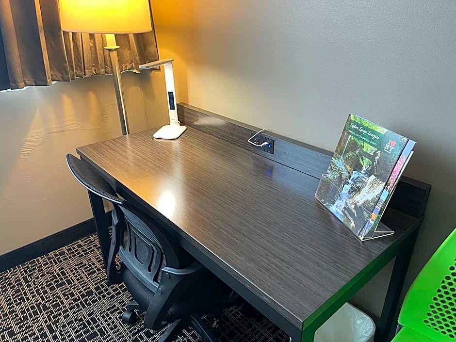 Wingate by Wyndham Lake George