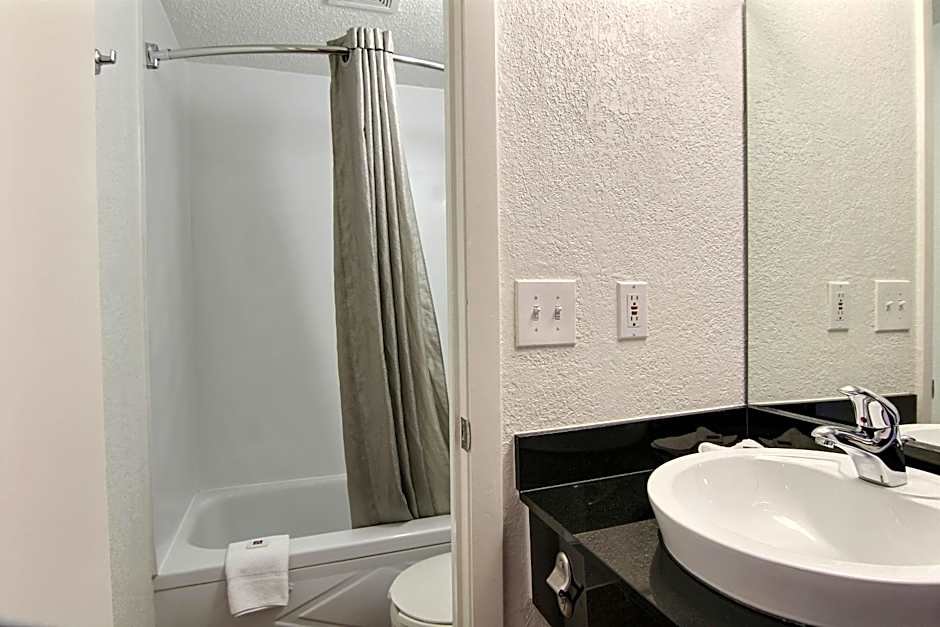 Motel 6-Fargo, ND - West Acres - North Fargo