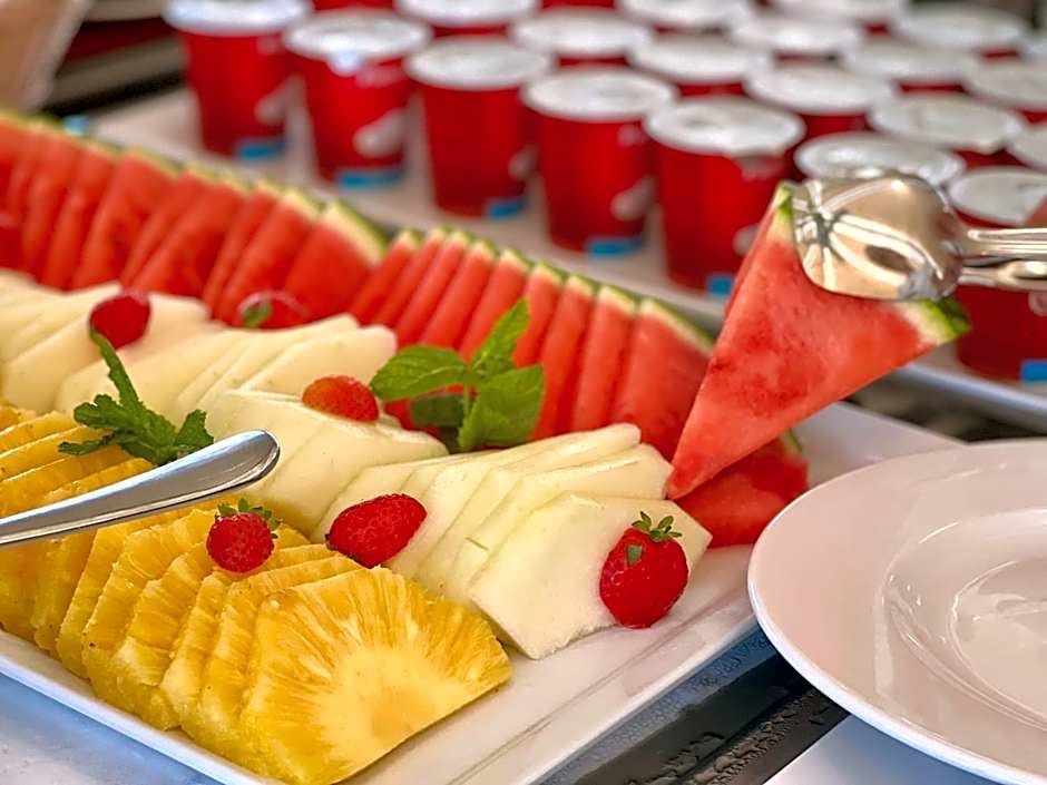 Ramada Hotel & Suites by Wyndham Costa del Sol Fuengirola