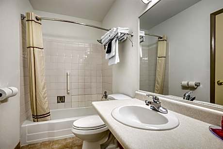 2 Queen Beds Non-Smoking Larger Room Sofabed Microwave Mini-fridge Wi-Fi Continental Breakfast