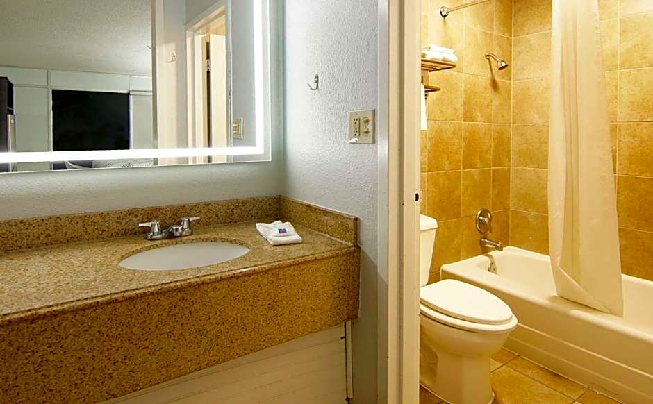 Studio 6 Mesquite, TX Town East