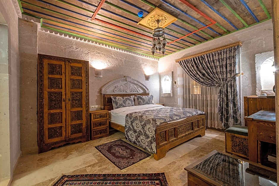 Underground Cave Suites Hotel