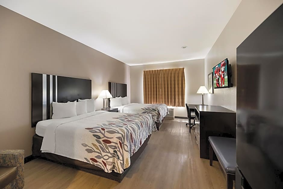 Photo 1 of 7 of Superior 2 Queen Beds