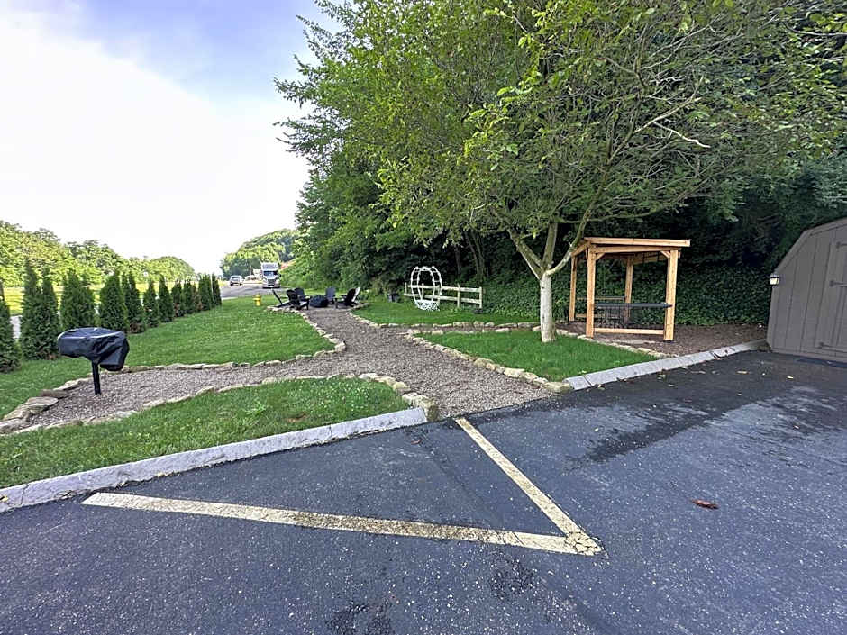 The Roscoe Boutique Motel