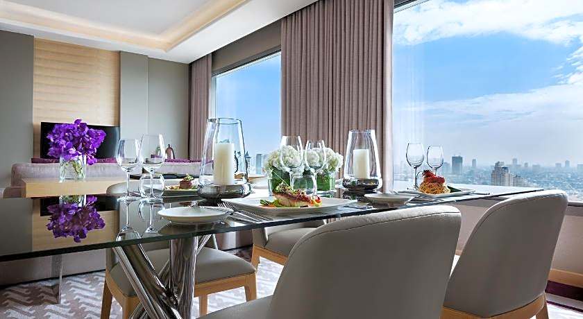 Avani Riverside Bangkok Hotel