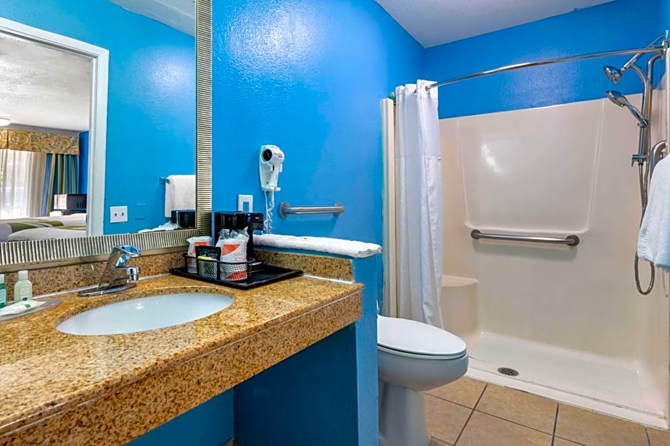 Quality Inn Sarasota North Near Lido Key Beach