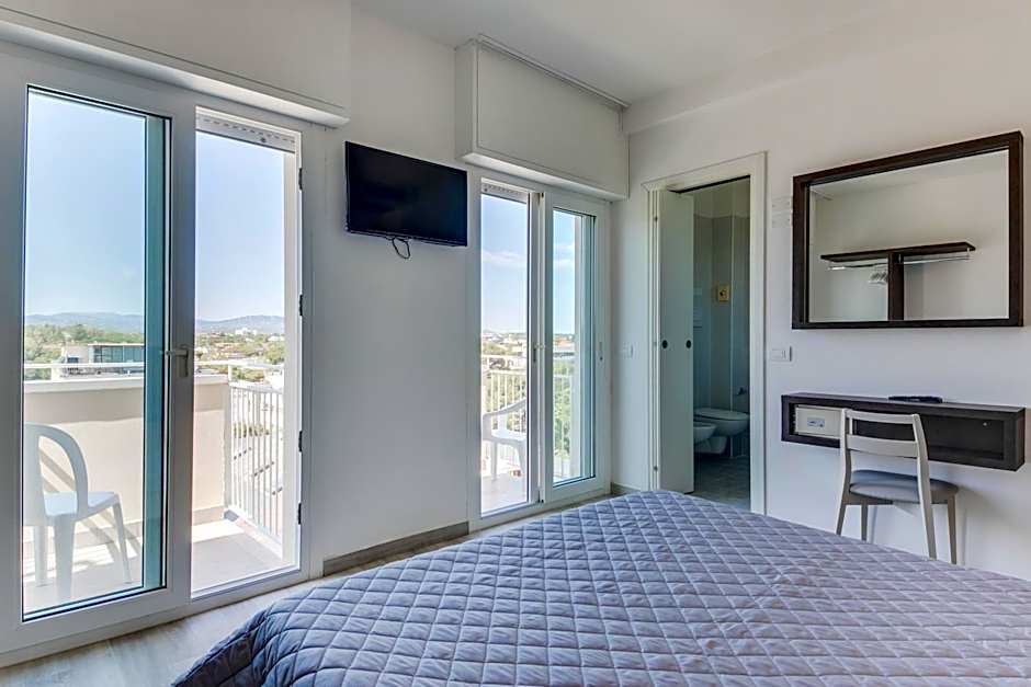 MARITTIMO Riccione - Hotel Clipper FRONTE MARE