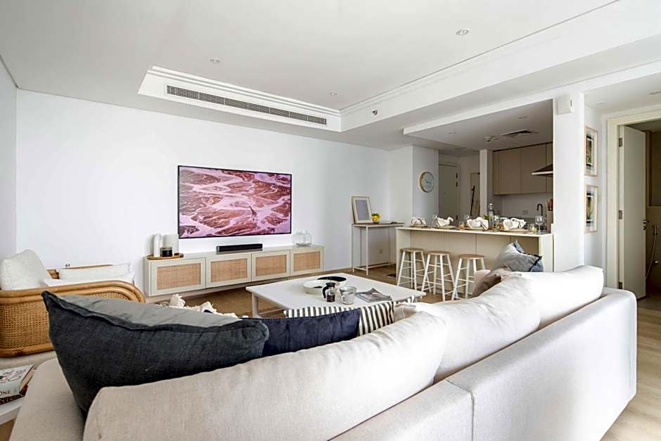 Frank Porter - Goldcrest Views 2