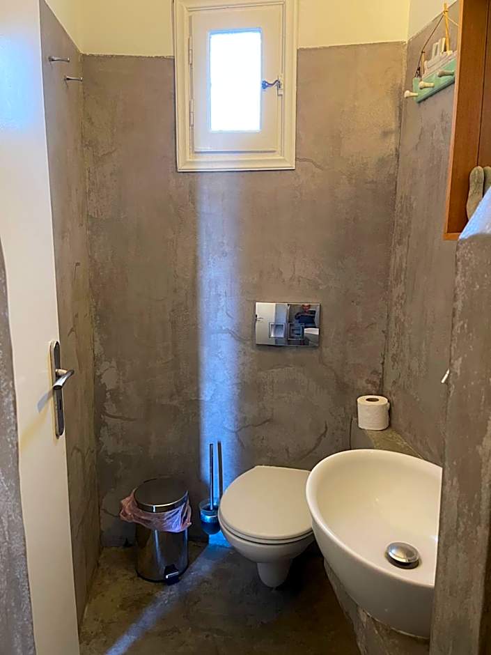 AEGEAN VIEW SEASIDE ROOMS AND STUDIOS KEA