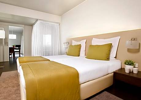 1-Bedroom Suite for 3 Adults