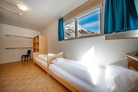 6-Bed Dormitory Room with Shared Bathroom