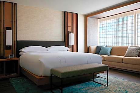 M Club lounge access, Presidential Suite, 1 King, High floor