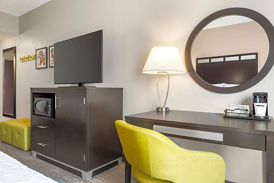 Hampton Inn By Hilton And Suites York South