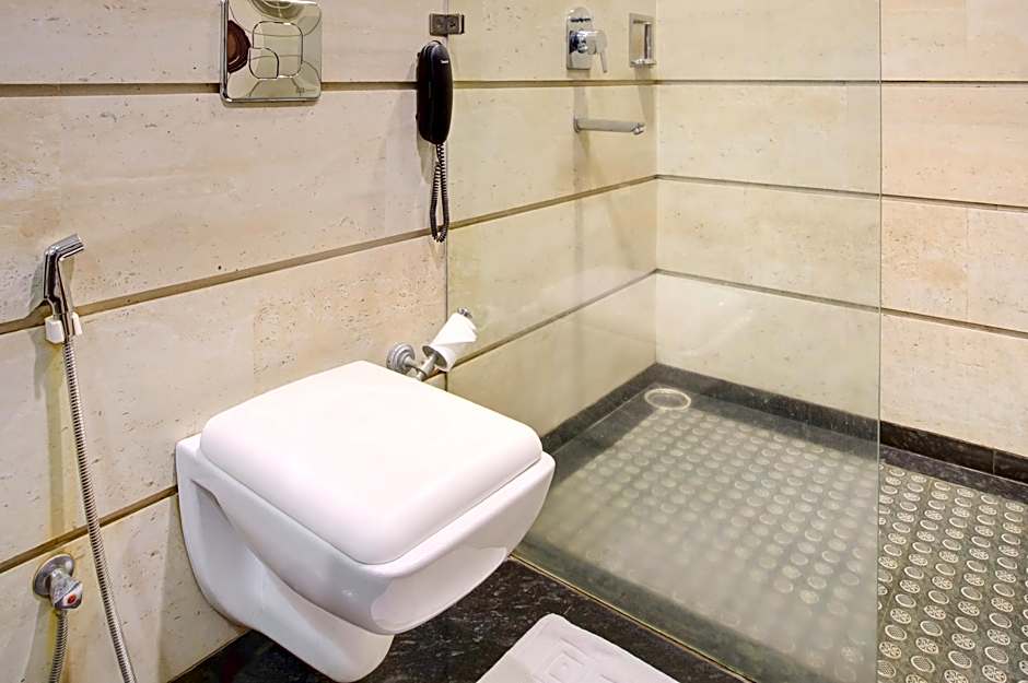 Voyage Milestone Hotel & Banquet