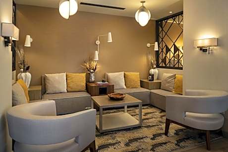 Family King Suite with Two Bathrooms - Club Lounge Access/Mobility Accessible with Roll-In Shower