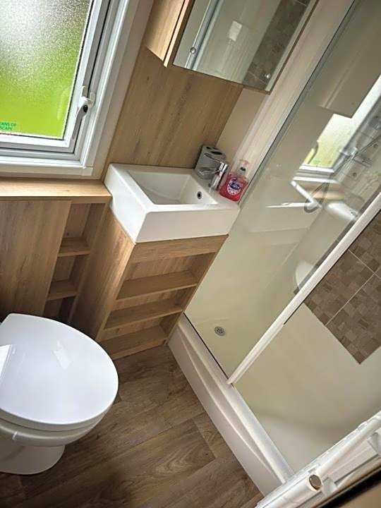 53A kingfisher court tattershall lakes luxury hot tub holidays