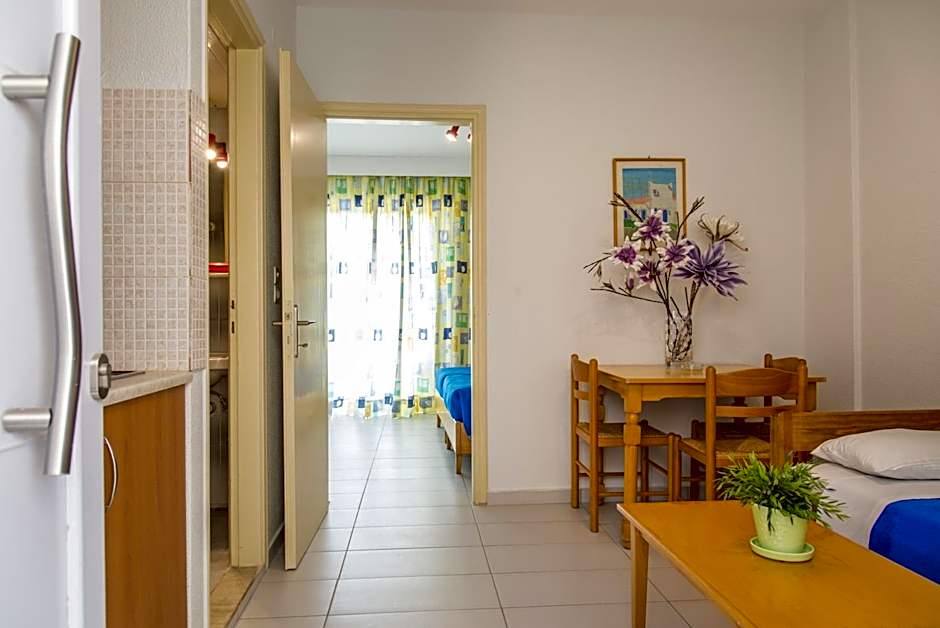 Erato Studios & Apartments