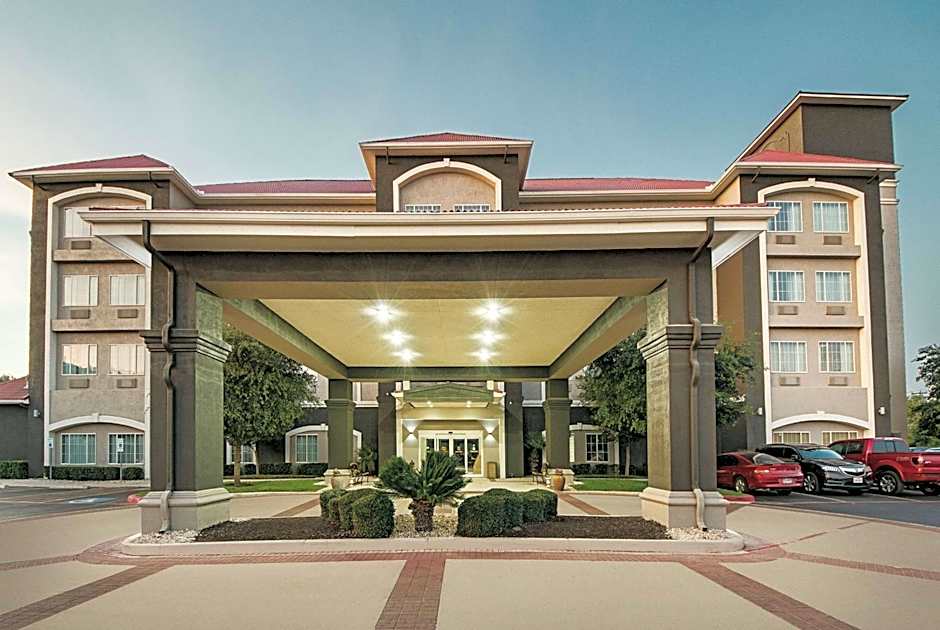 La Quinta Inn & Suites by Wyndham San Antonio Northwest