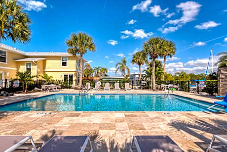 Escape Coastal Resort on Casey Key