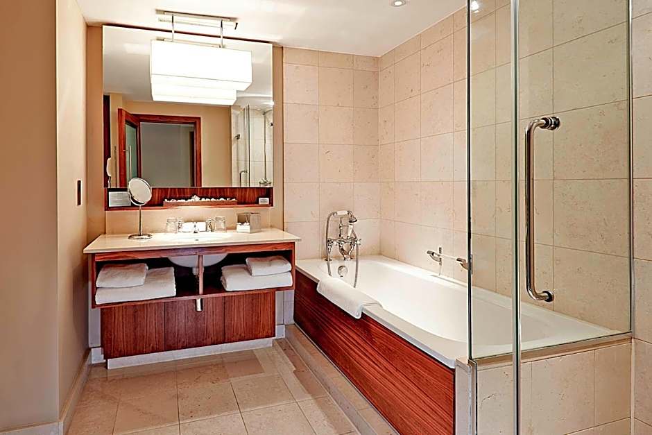 Threadneedles, Autograph Collection by Marriott